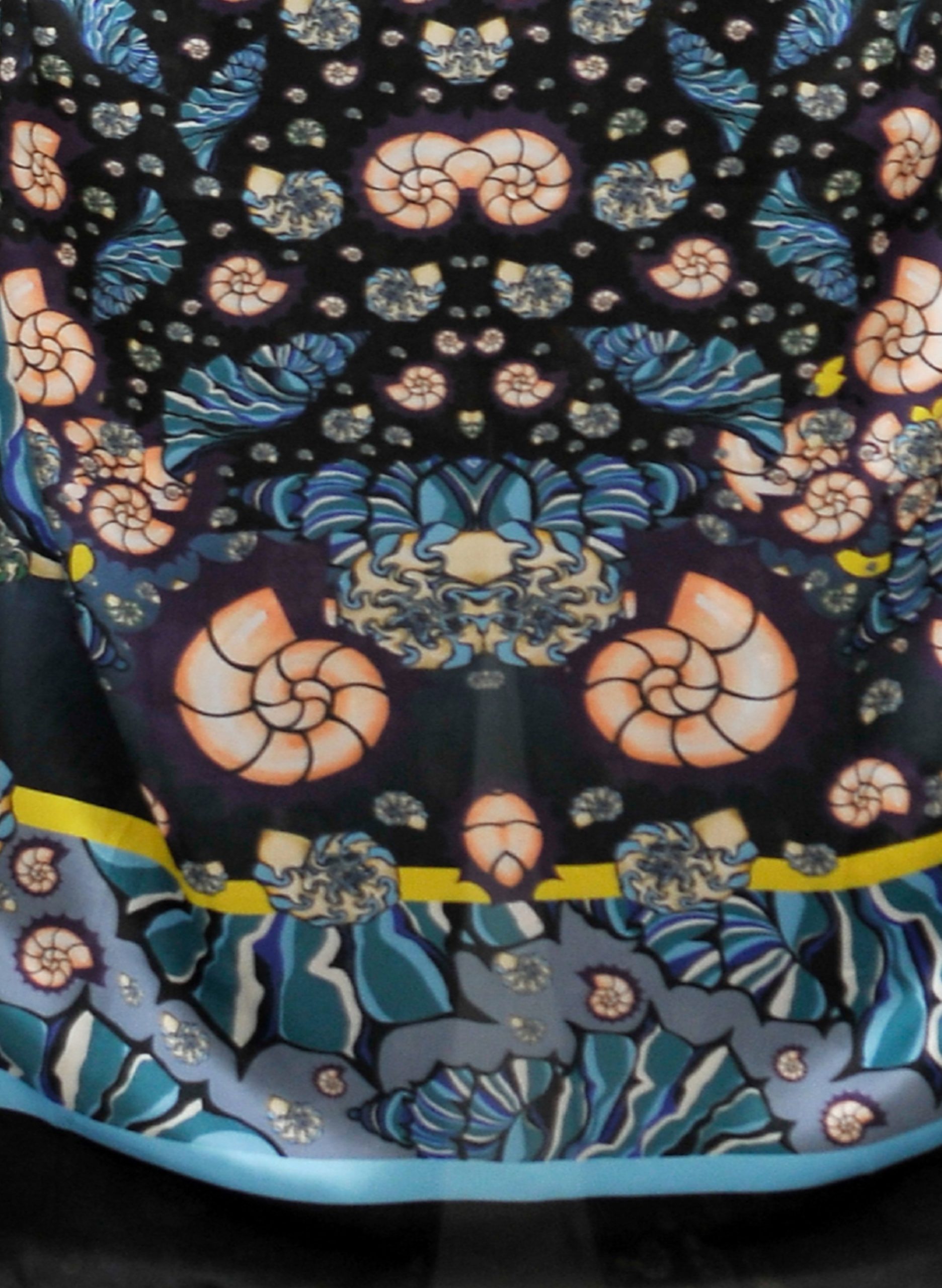 blue and black atribute