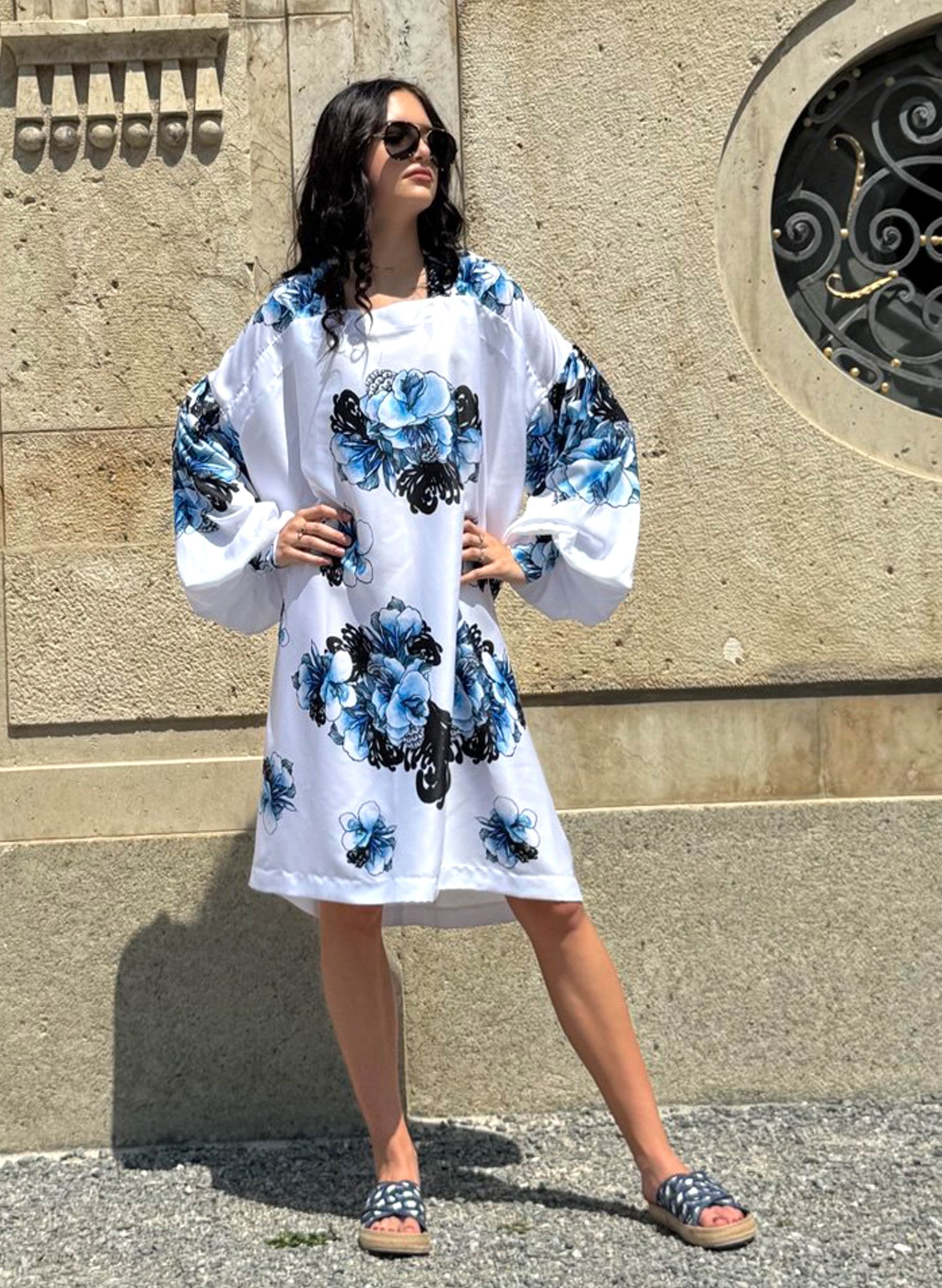 blue mini dress with long sleeves-min