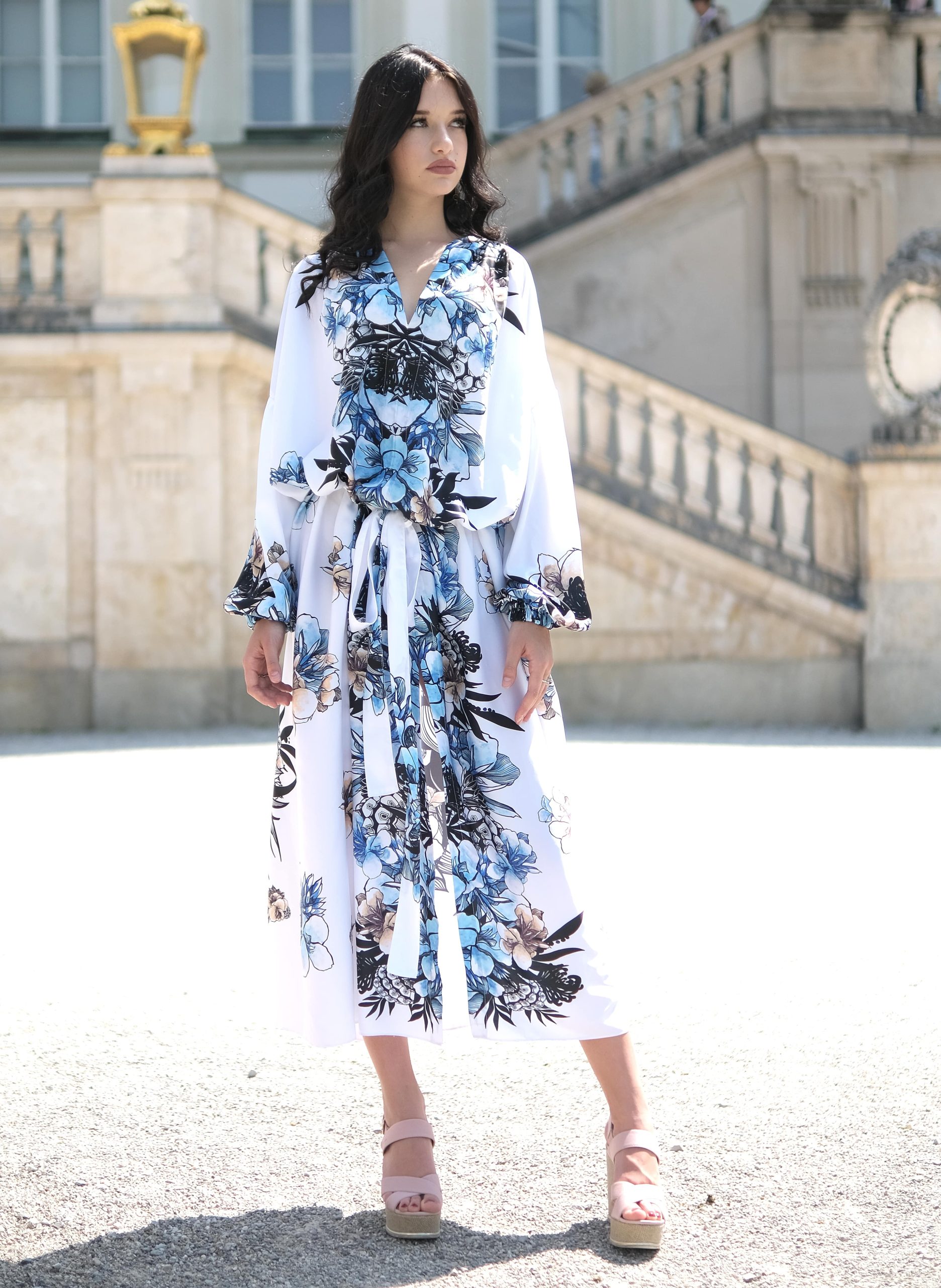 white ethno dress with long sleeves -min (1)